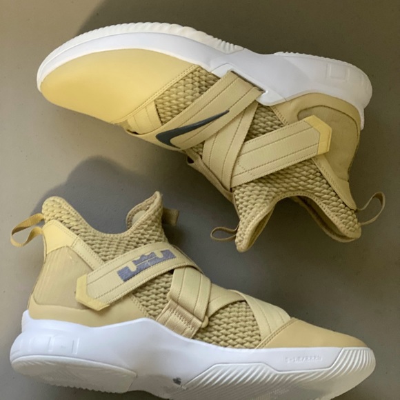 Nike Lebron Zoom Soldier 12 Team Gold size 12.5 - Picture 9 of 10